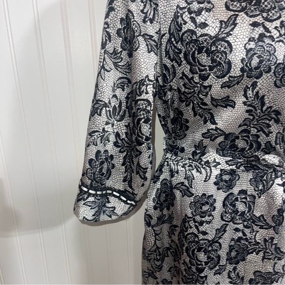 Gilligan & O'Malley Black Floral Robe - Picture 5 of 7